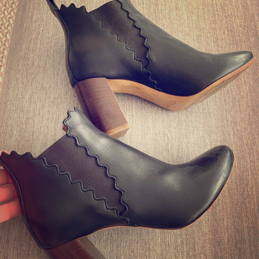 Classic Chloe Scalloped booties! 37.5